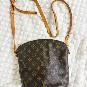 Louis Vuitton Monogram Crossbody with Tan Vachetta Strap